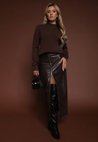 Renee - Brązowy Gładki Sweter z Półgolfem z Dzianiny z Wełną i Wiskozą Zaiara. Okazja: na co dzień. Kolor: brązowy. Materiał: wełna, wiskoza, dzianina. Długość rękawa: długi rękaw. Długość: długie. Wzór: gładki. Styl: klasyczny, casual