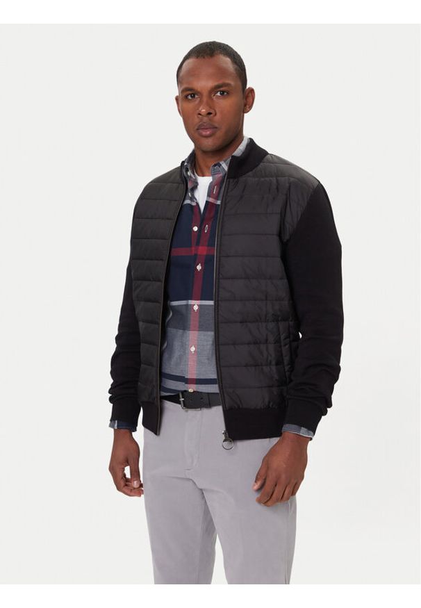 Barbour Kurtka przejściowa Carn Baffle MKN1104BK31 Czarny Regular Fit. Kolor: czarny. Materiał: bawełna
