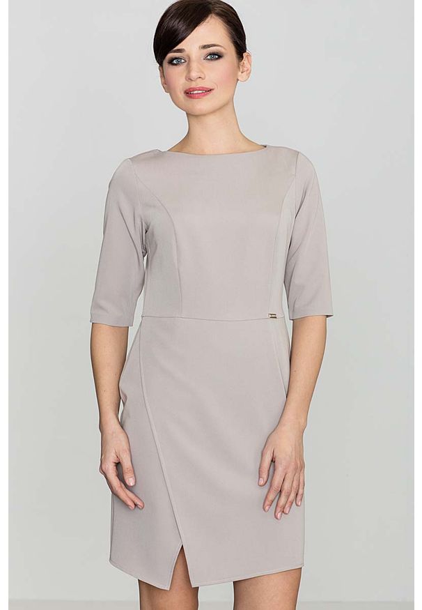 Katrus - Beżowa Elegancka Sukienka z Asymetrycznym Rozporkiem. Kolor: beżowy. Materiał: poliester, wiskoza. Typ sukienki: asymetryczne. Styl: elegancki