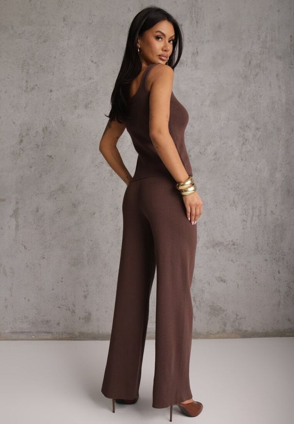 Renee - Brązowy Komplet z Dzianiny z Wiskozą Spodnie Wide Leg i Top z Guzikami Merice. Kolor: brązowy. Materiał: wiskoza, dzianina