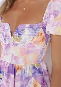 Born2be - Fioletowa Sukienka Mini z Gumkami w Pasie w Kwiaty Maggietta. Kolor: fioletowy. Długość rękawa: krótki rękaw. Wzór: kwiaty. Sezon: wiosna, lato. Długość: mini #3