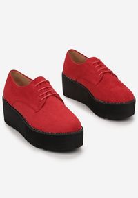Born2be - Czerwone Półbuty ereros. Nosek buta: okrągły. Kolor: czerwony. Szerokość cholewki: normalna. Wzór: aplikacja. Obcas: na platformie. Styl: klasyczny #5