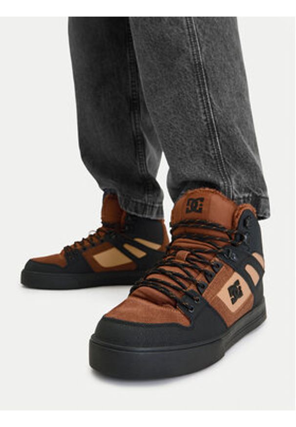DC Shoes Sneakersy CEO-V5-10118 Brązowy. Kolor: brązowy. Materiał: skóra