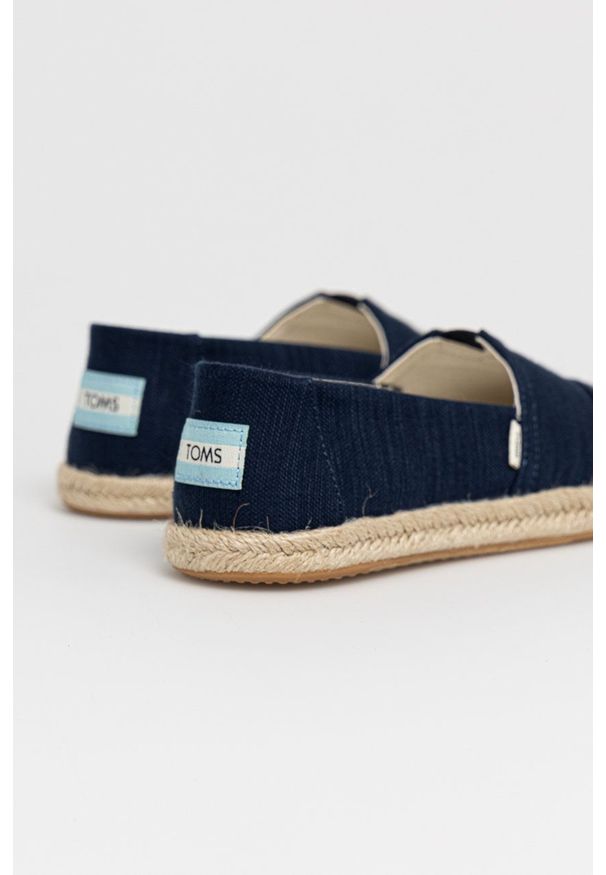 Toms Espadryle kolor granatowy. Kolor: niebieski. Materiał: guma