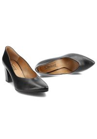 Czarne Czółenka Clasicco Eleganckie Skórzane Buty. Zapięcie: bez zapięcia. Kolor: czarny. Materiał: skóra. Szerokość cholewki: normalna. Obcas: na obcasie. Styl: elegancki. Wysokość obcasa: średni #7