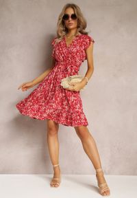 Renee - Czerwona Rozkloszowana Midi Sukienka w Kwiaty z Wiskozy Ściągana w Talii Gumką Anicolas. Kolor: czerwony. Materiał: wiskoza. Wzór: kwiaty. Długość: midi #5
