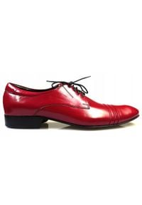 Faber - Czerwone buty męskie z zakładkami T28. Kolor: czerwony. Materiał: skóra. Styl: klasyczny, elegancki, wizytowy