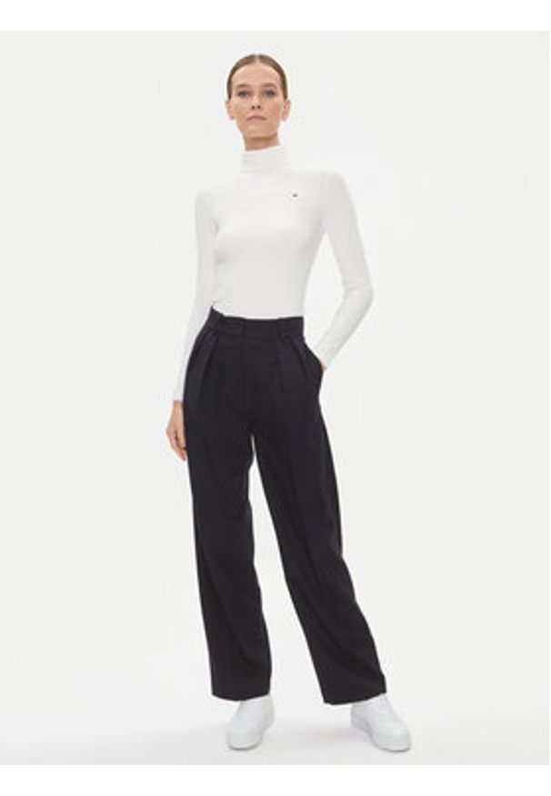 TOMMY HILFIGER - Tommy Hilfiger Golf 5x2 WW0WW39826 Écru Slim Fit. Typ kołnierza: golf. Kolor: kremowy. Materiał: wiskoza