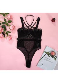 Intica - Body z paseczkami na wieczór regulowane wycięcia Ticuta. Kolor: czarny. Materiał: materiał. Wzór: paski