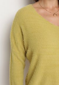 Born2be - Jasnozielony Elastyczny Sweter z Dzianiny z Długim Włosiem Sabisa. Kolor: zielony. Materiał: dzianina. Długość: długie #3