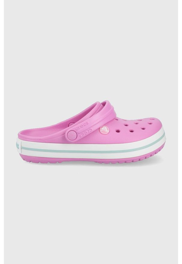 Crocs klapki dziecięce kolor różowy. Nosek buta: okrągły. Kolor: różowy. Materiał: guma, materiał. Wzór: gładki