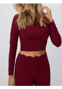 Reserved - Krótki longsleeve - burgundowy. Kolor: czerwony. Materiał: dzianina. Długość rękawa: długi rękaw. Długość: krótkie