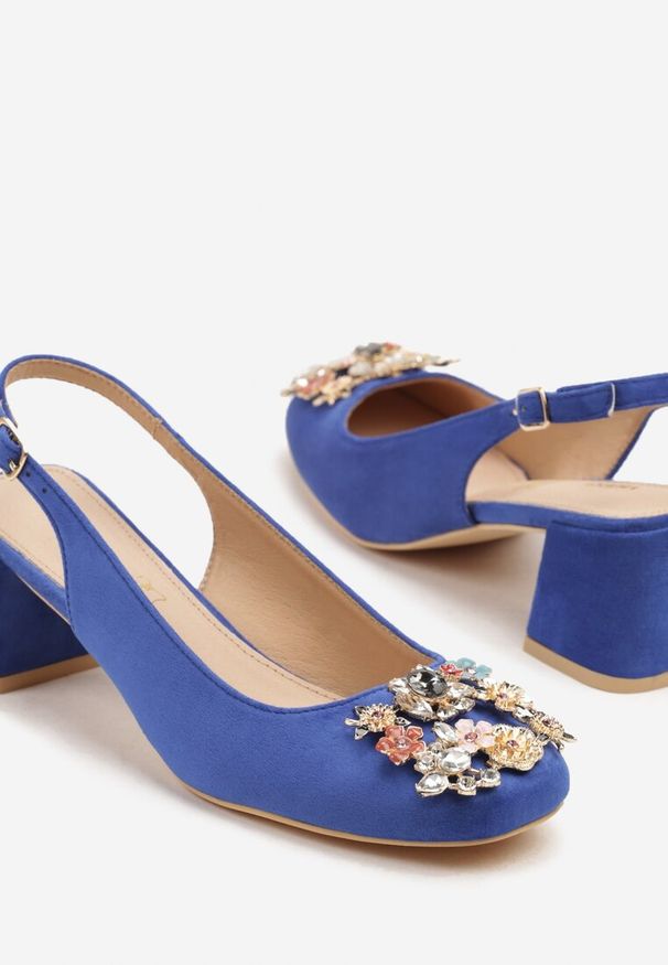 Renee - Niebieskie Sandały Vices na Słupku Slingback ze Skórzaną Wkładką i Cyrkoniami Nimirune. Okazja: na co dzień. Zapięcie: sprzączka. Kolor: niebieski. Materiał: skóra. Wzór: aplikacja. Obcas: na słupku. Styl: casual. Wysokość obcasa: średni