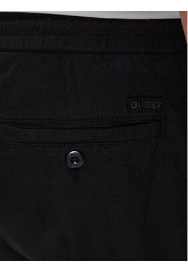 Guess Szorty materiałowe Mick M3GD02 WFBX3 Czarny Loose Fit. Kolor: czarny. Materiał: bawełna
