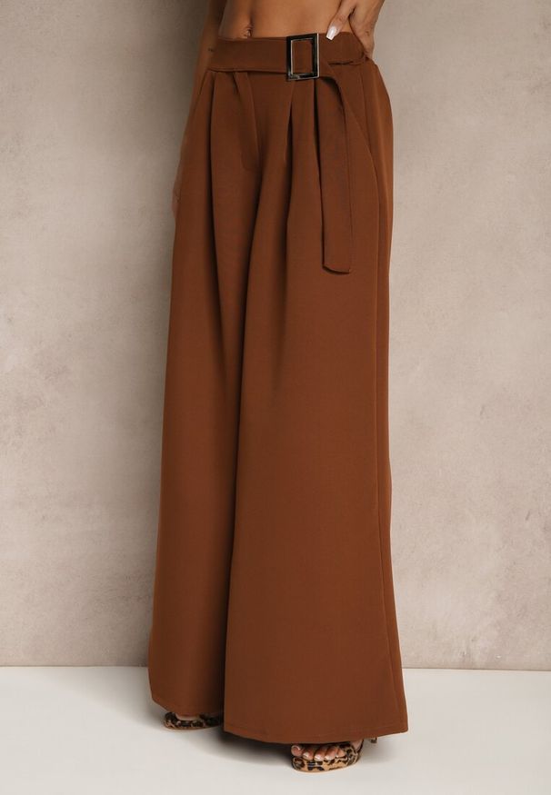 Renee - Brązowy Komplet Garniturowy z Kamizelką i Spodniami o Szerokim Kroju Ravirana. Kolor: brązowy