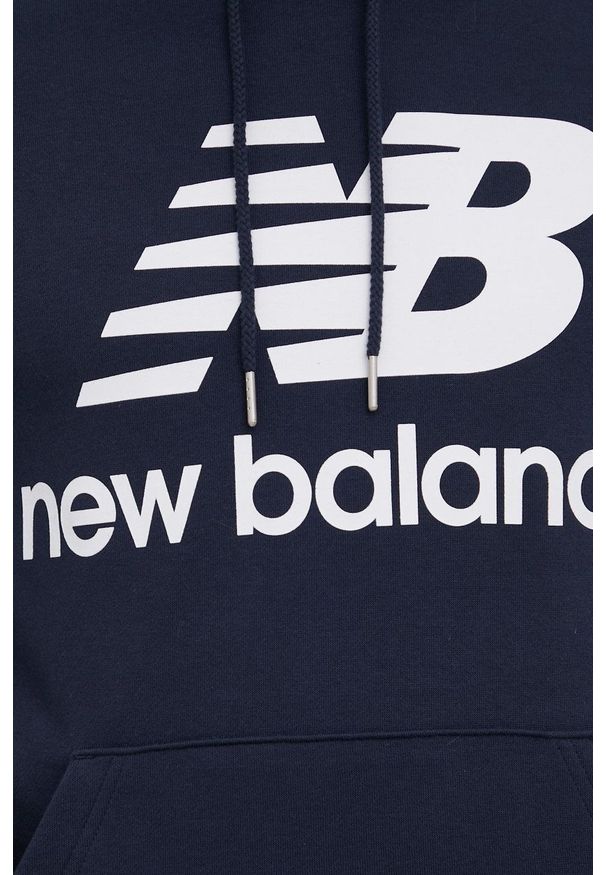 New Balance bluza MT03558ECL męska kolor granatowy z kapturem z nadrukiem. Typ kołnierza: kaptur. Kolor: niebieski. Materiał: bawełna. Wzór: nadruk