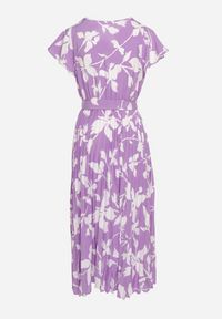 Born2be - Fioletowa Kopertowa Plisowana Sukienka z Gumką i Paskiem w Talii Denevia. Okazja: na co dzień. Kolor: fioletowy. Długość rękawa: krótki rękaw. Typ sukienki: kopertowe. Styl: casual #6