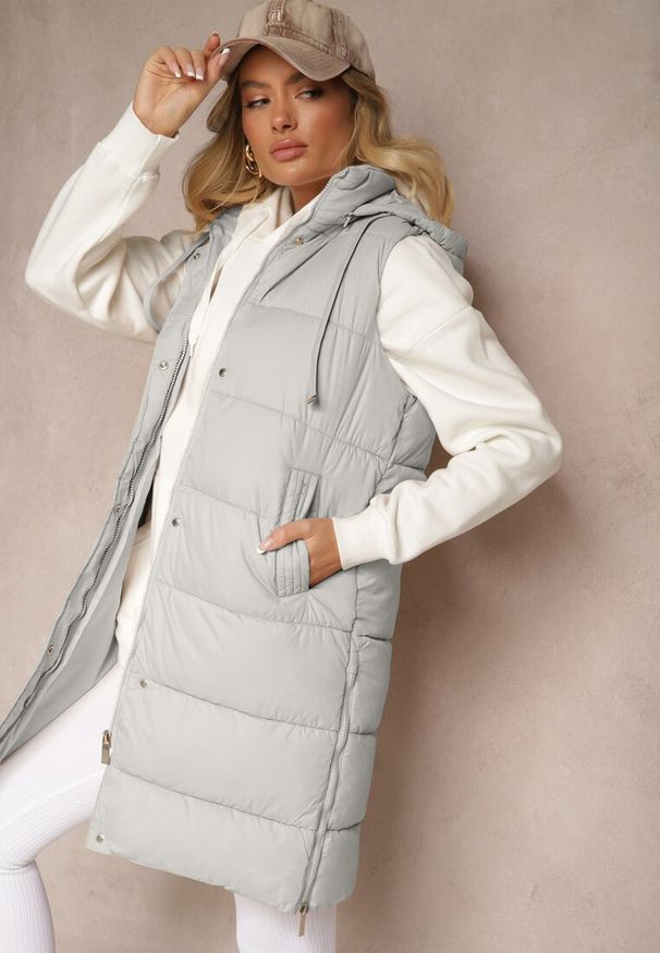 Renee - Zielona Kamizelka Pikowana z Kapturem Ozdobiona Sznurkami Eleandra. Okazja: na co dzień. Typ kołnierza: kaptur. Kolor: zielony. Materiał: jeans. Wzór: aplikacja. Styl: elegancki, casual, klasyczny