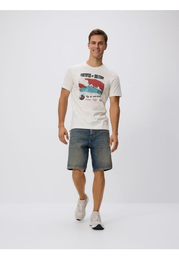 Reserved - Bawełniany t-shirt regular fit SUPERMAN™ - wielobarwny. Materiał: bawełna. Wzór: motyw z bajki