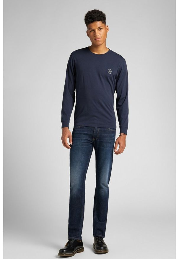 Lee - LEE LS PATCH LOGO TEE MĘSKI LONGSLEEVE NAVY L60RFQ35 112140336. Długość rękawa: długi rękaw
