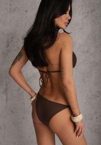 Renee - Brązowe Dwuczęściowe Bikini z Szydełkową Fakturą Wiązane na Szyi z Metalicznymi Ozdobami Murilora. Kolekcja: plus size. Kolor: brązowy. Wzór: aplikacja #4