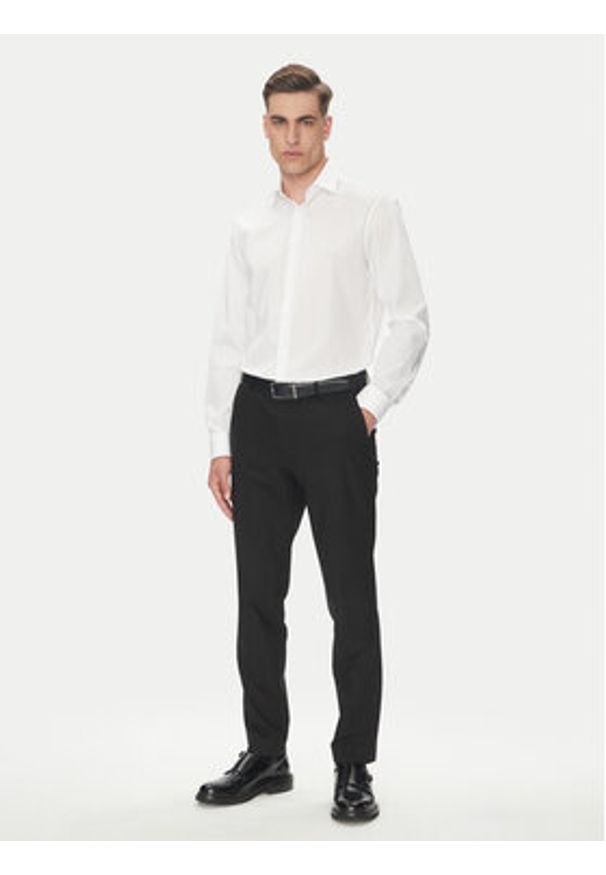 Calvin Klein Koszula Essential LV019EU001 Biały Regular Fit. Kolor: biały. Materiał: bawełna