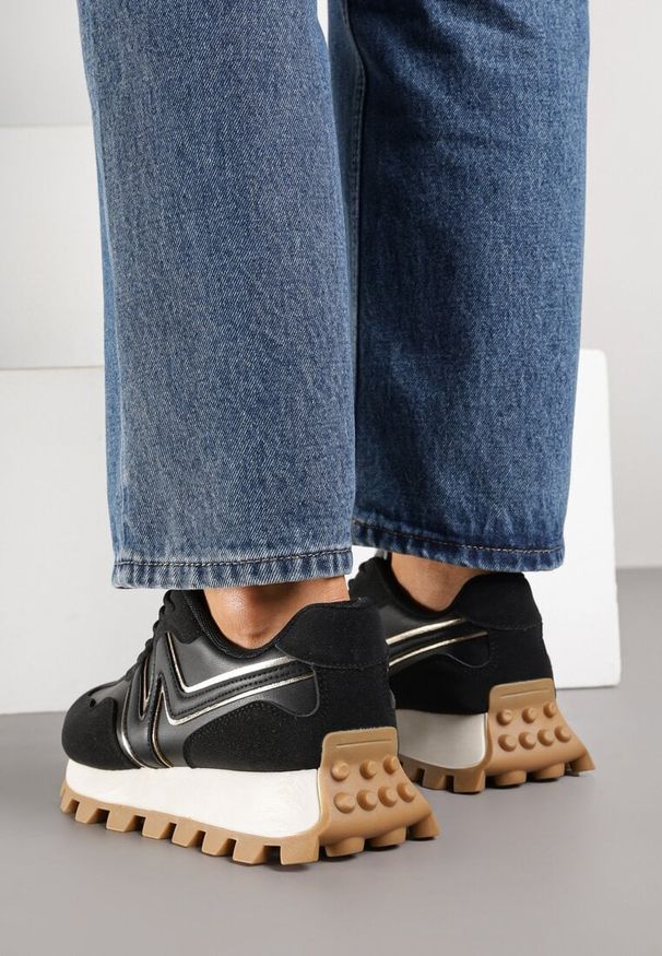 Born2be - Czarne Sneakersy z Geometrycznym Wzorem Naloriene. Okazja: na co dzień. Kolor: czarny. Materiał: jeans. Wzór: geometria