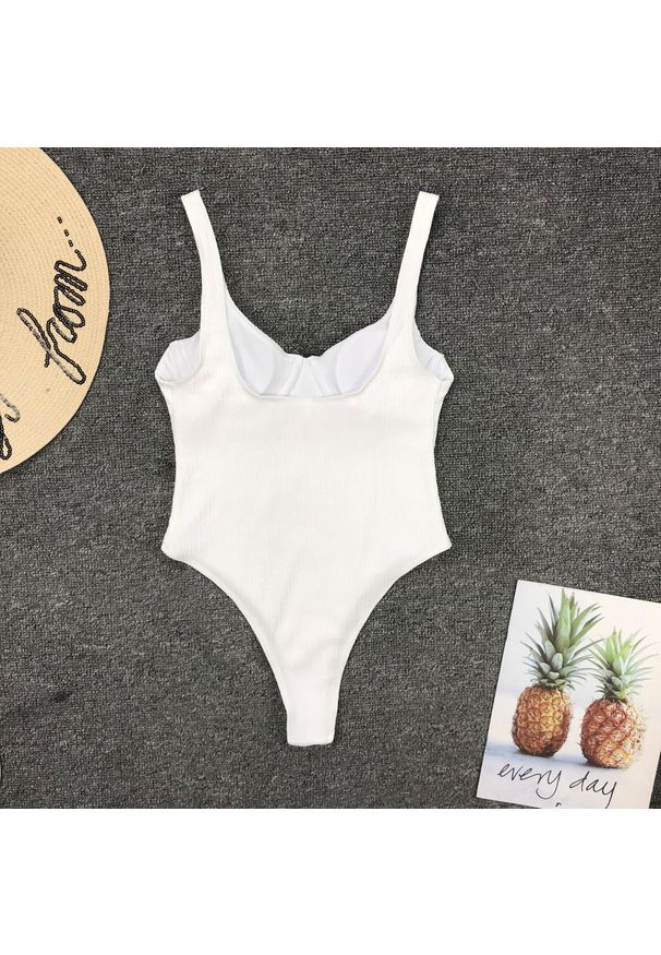Intica - Jednoczęściowy strój kąpielowy z fiszbinami na plażę Dicle. Kolor: biały. Materiał: materiał