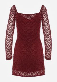 Born2be - Bordowa Koronkowa Sukienka o Dopasowanym Kroju z Kwadratowym Dekoltem Tiwedesa. Okazja: na imprezę. Typ kołnierza: dekolt kwadratowy. Kolor: czerwony. Materiał: koronka. Styl: elegancki, klasyczny #3