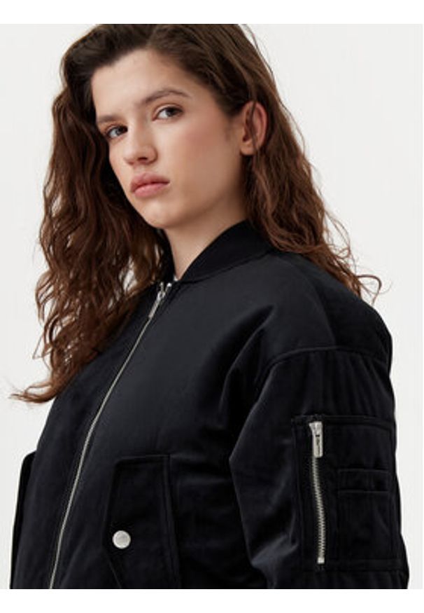 Karl Lagerfeld Jeans Kurtka bomber A1W15010 Czarny Regular Fit. Kolor: czarny. Materiał: syntetyk