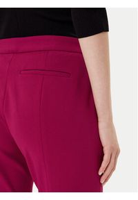 DKNY Chinosy P9RK6AWP Bordowy Slim Fit. Kolor: czerwony. Materiał: syntetyk