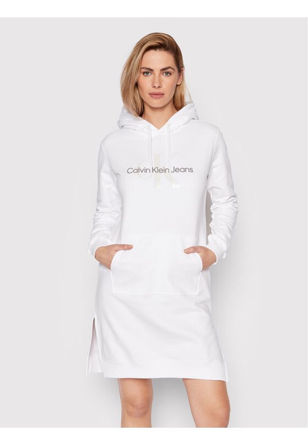 Calvin Klein Jeans Sukienka dzianinowa J20J218343 Biały Regular Fit. Kolor: biały. Materiał: bawełna