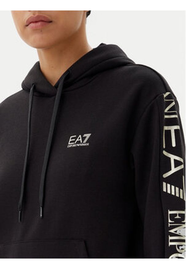 EA7 Emporio Armani Dres 7W000116 AF10443 MC004 Czarny Regular Fit. Kolor: czarny. Materiał: syntetyk