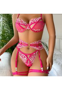 Intica - Komplet bielizny z haftem regulowane ramiączka Ayumi. Kolor: żółty. Materiał: materiał. Wzór: haft #5