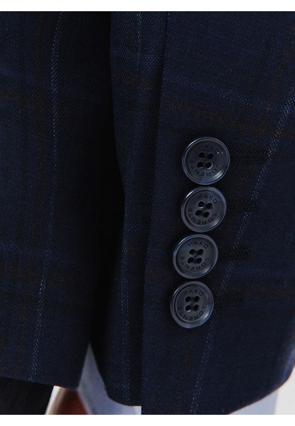 Pako Lorente - PAKO LORENTE – Granatowa marynarka garniturowa w kraciasty deseń. Okazja: na ślub cywilny, na wesele, na komunię. Kolor: niebieski. Materiał: wełna, poliester, lycra