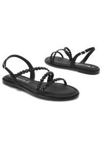 Czarne Sandały Tamaris Eleganckie Buty Damskie. Okazja: na co dzień. Zapięcie: pasek. Kolor: czarny. Materiał: jeans, skóra ekologiczna. Wzór: paski, aplikacja. Sezon: lato. Obcas: na płaskiej podeszwie. Styl: elegancki #5