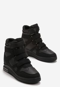 Born2be - Czarne Sneakersy na Ukrytym Koturnie z Zapięciem na Rzepy Amria. Wysokość cholewki: za kostkę. Zapięcie: rzepy. Kolor: czarny. Szerokość cholewki: normalna. Obcas: na koturnie #4