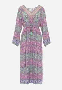 Renee - Różowa Sukienka z Dekoltem w V o Rozkloszowanym Fasonie w Print Paisley Akka. Okazja: na co dzień. Kolor: różowy. Materiał: skóra, zamsz. Wzór: nadruk, paisley. Styl: elegancki, casual #4