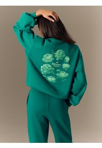 4f - 4F Bluza dresowa loose bez kaptura damska - zielona XL. Okazja: na co dzień. Typ kołnierza: bez kaptura. Kolor: zielony. Materiał: dresówka. Wzór: nadruk. Styl: casual #1
