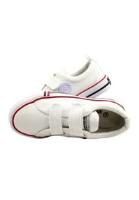 Trampki buty dziecięce na rzepy American Club LH63/21 White białe. Okazja: na uczelnię. Nosek buta: okrągły. Zapięcie: rzepy. Kolor: biały. Materiał: materiał, guma, bawełna. Wzór: aplikacja