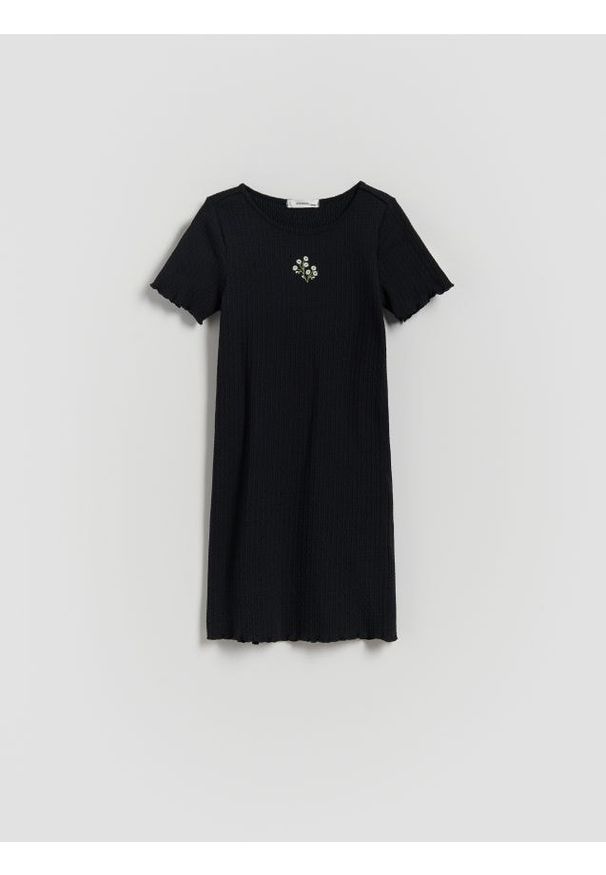 Reserved - Sukienka z haftem - czarny. Kolor: czarny. Materiał: bawełna. Wzór: haft