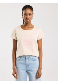 Big-Star - Koszulka damska z nadrukiem kremowa Alota 103. Okazja: na co dzień. Kolor: biały. Materiał: bawełna, jeans. Wzór: nadruk. Sezon: lato. Styl: klasyczny, casual, vintage