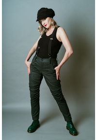 Hultaj Polski - Rockersy Butelkowozielone damskie. Okazja: na co dzień, na spacer. Materiał: tkanina, elastan, materiał, bawełna. Wzór: aplikacja. Sezon: lato. Styl: casual, rockowy