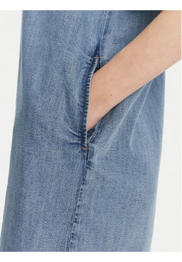 Guess Jeans Sukienka jeansowa W5GK99 D5M81 Niebieski Regular Fit. Kolor: niebieski. Materiał: bawełna