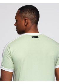 Ombre Clothing - T-shirt męski z kontrastowymi lampasami – pistacjowy V9 - Rozmiar: M. Kolor: zielony. Materiał: materiał, poliester, bawełna. Długość rękawa: krótki rękaw. Długość: krótkie. Wzór: aplikacja. Styl: klasyczny #3