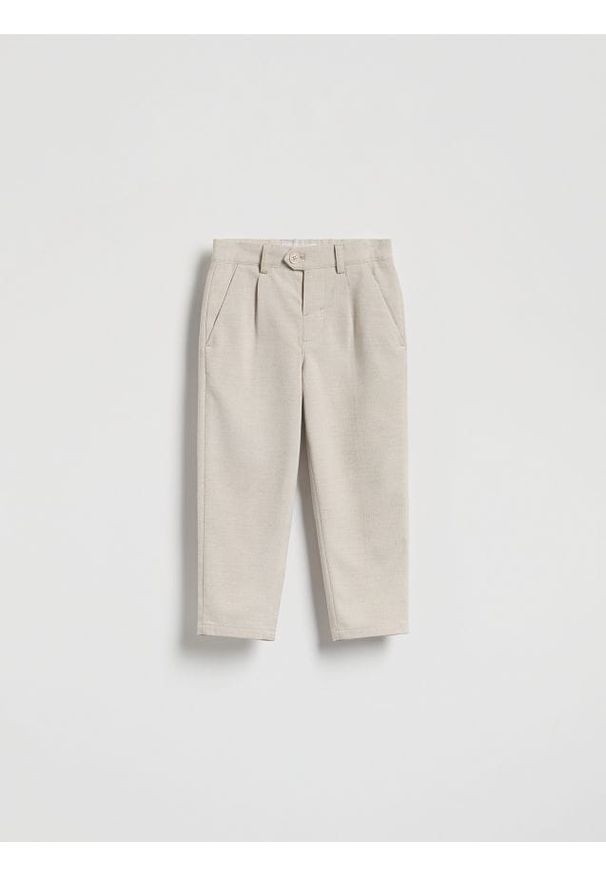 Reserved - Eleganckie spodnie - beżowy. Kolor: beżowy. Materiał: tkanina, wiskoza. Styl: elegancki