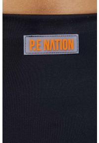 P.E Nation szorty treningowe damskie kolor czarny z nadrukiem high waist. Stan: podwyższony. Kolor: czarny. Materiał: dzianina, skóra. Wzór: nadruk