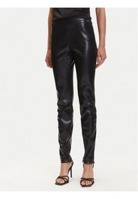 Guess Spodnie z imitacji skóry W4BB18 WGIK0 Brązowy Slim Fit. Kolor: brązowy. Materiał: skóra