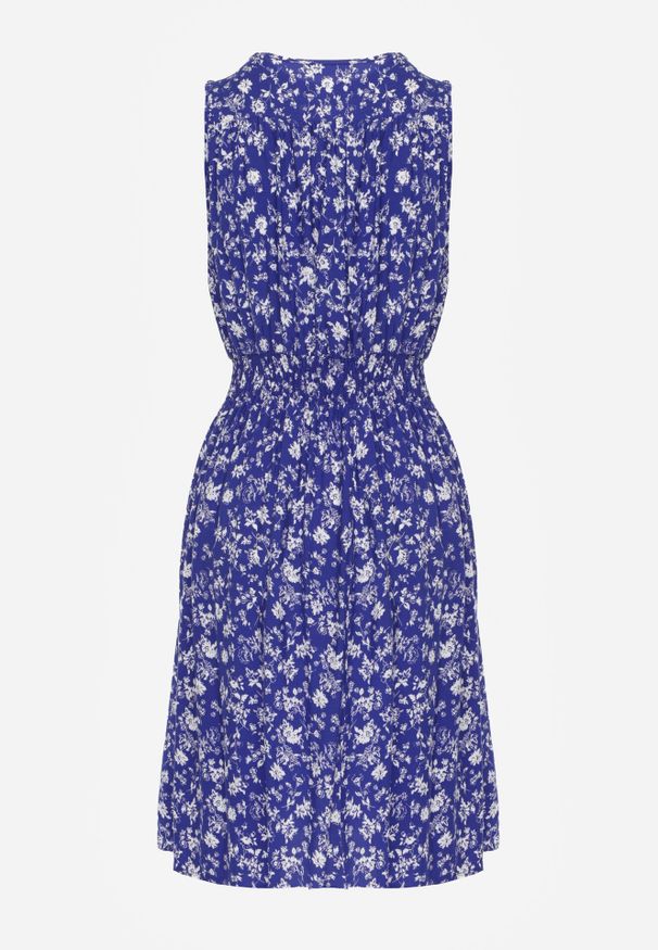 Born2be - Granatowa Sukienka z Wiskozy Marszczoną Gumką w Pasie i Kopertowym Dekoltem Nivih. Kolor: niebieski. Materiał: wiskoza. Długość rękawa: bez rękawów. Typ sukienki: kopertowe