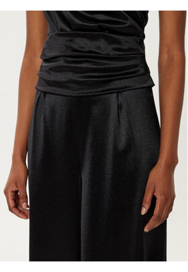 BOSS Kombinezon Eluvini 50528621 Czarny Regular Fit. Kolor: czarny. Materiał: syntetyk